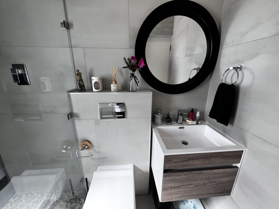 To Let 4 Bedroom Property for Rent in Sandown Western Cape